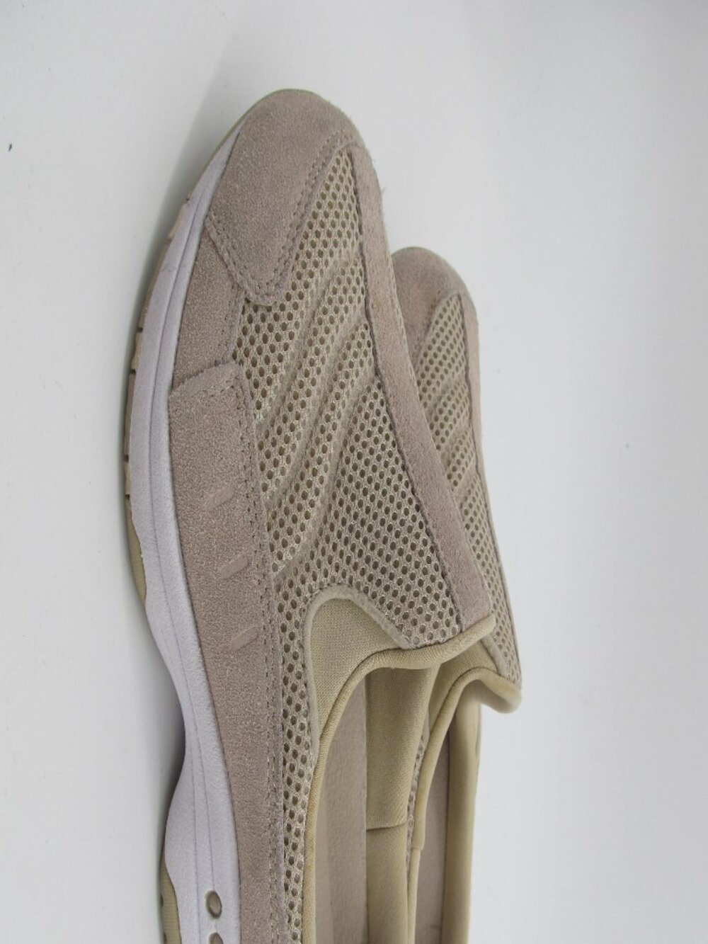 Easy Spirit Women's Travel Time Slip On Walking Mules Light Tan Size: 7.5M
